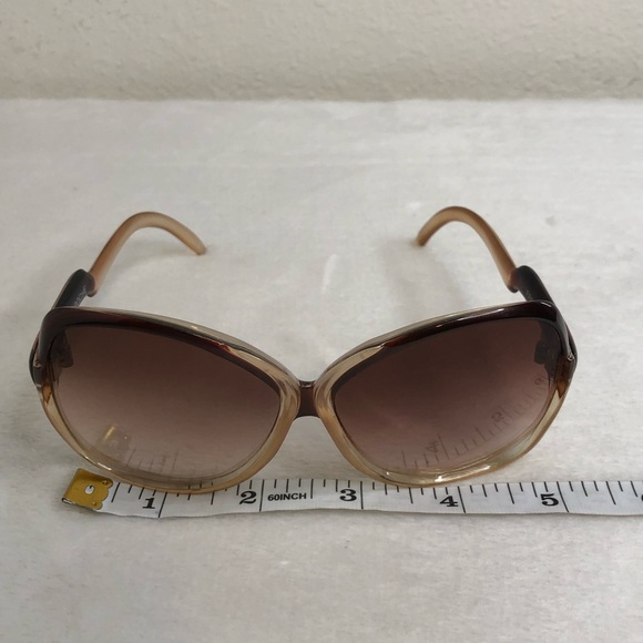 Sold - Picture 3 of 11